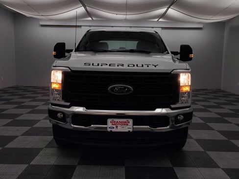 Certified 2023 Ford F250 XL w/ Snow Plow/Camper Package AWD/4WD image 4