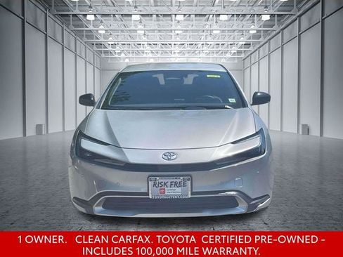 Used 2025 Toyota Prius Plug-In Hybrid FWD image 2