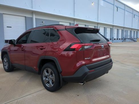 Used 2024 Toyota RAV4 XLE w/ Convenience Package image 7