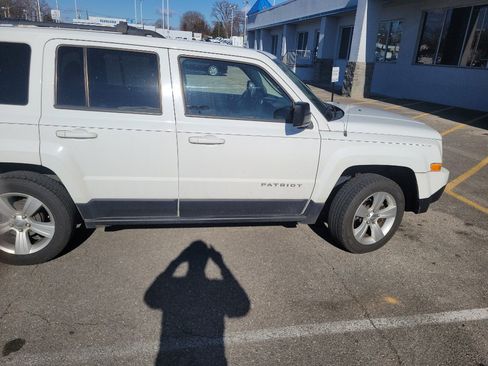 Used 2015 Jeep Patriot Latitude image 3