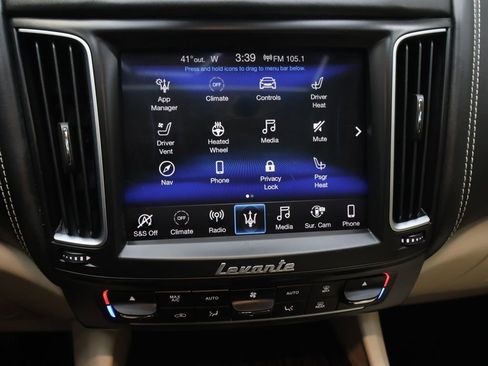 Used 2020 Maserati Levante GranLusso image 21