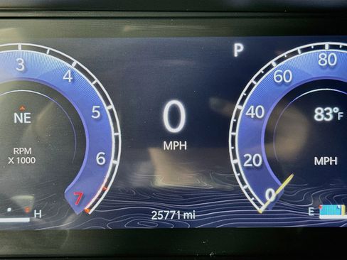Used 2023 Jeep Grand Cherokee Altitude AWD/4WD image 12