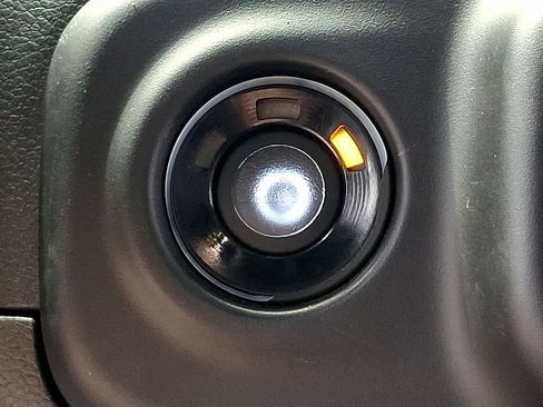 Used 2021 Jeep Wrangler Unlimited Sahara AWD/4WD image 23