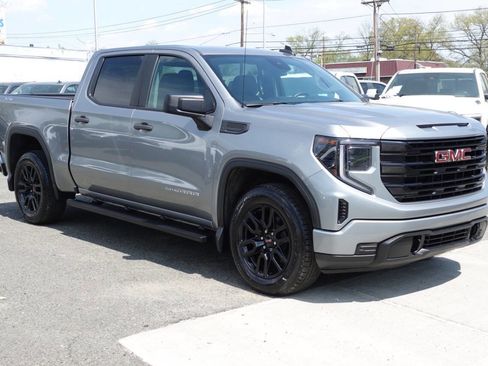 Used 2023 GMC Sierra 1500 Pro w/ Graphite Edition image 4
