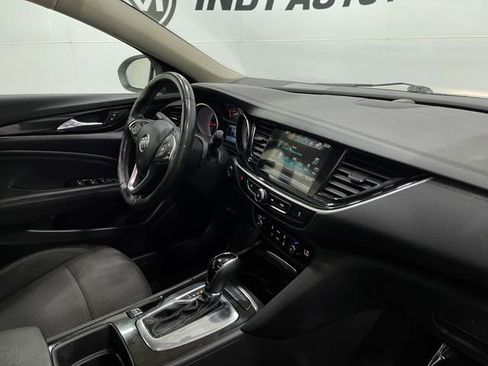 Used 2018 Buick Regal Preferred image 19
