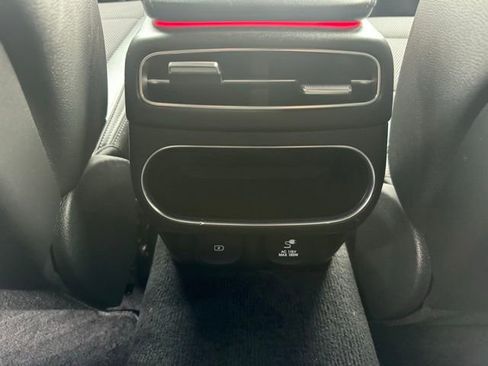 Used 2022 Genesis GV70 2.5T w/ Sport Prestige Package image 38