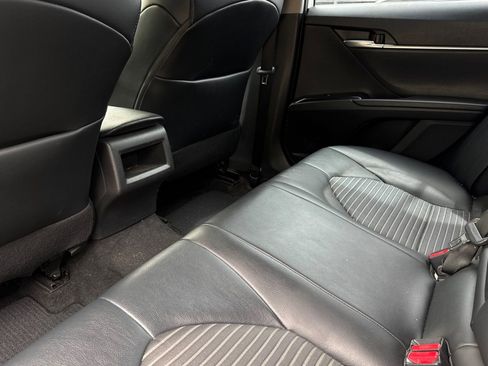 Used 2020 Toyota Camry FWD image 8