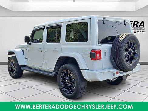 Used 2023 Jeep Wrangler Unlimited Sahara AWD/4WD image 4