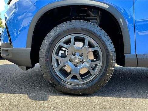 New 2025 Honda Pilot TrailSport image 12