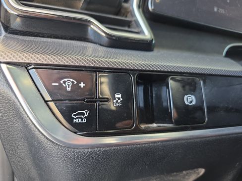 Certified 2025 Kia Sportage SX image 21