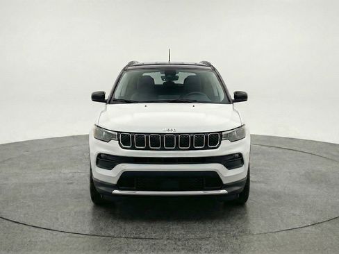 Used 2025 Jeep Compass Limited AWD/4WD image 2