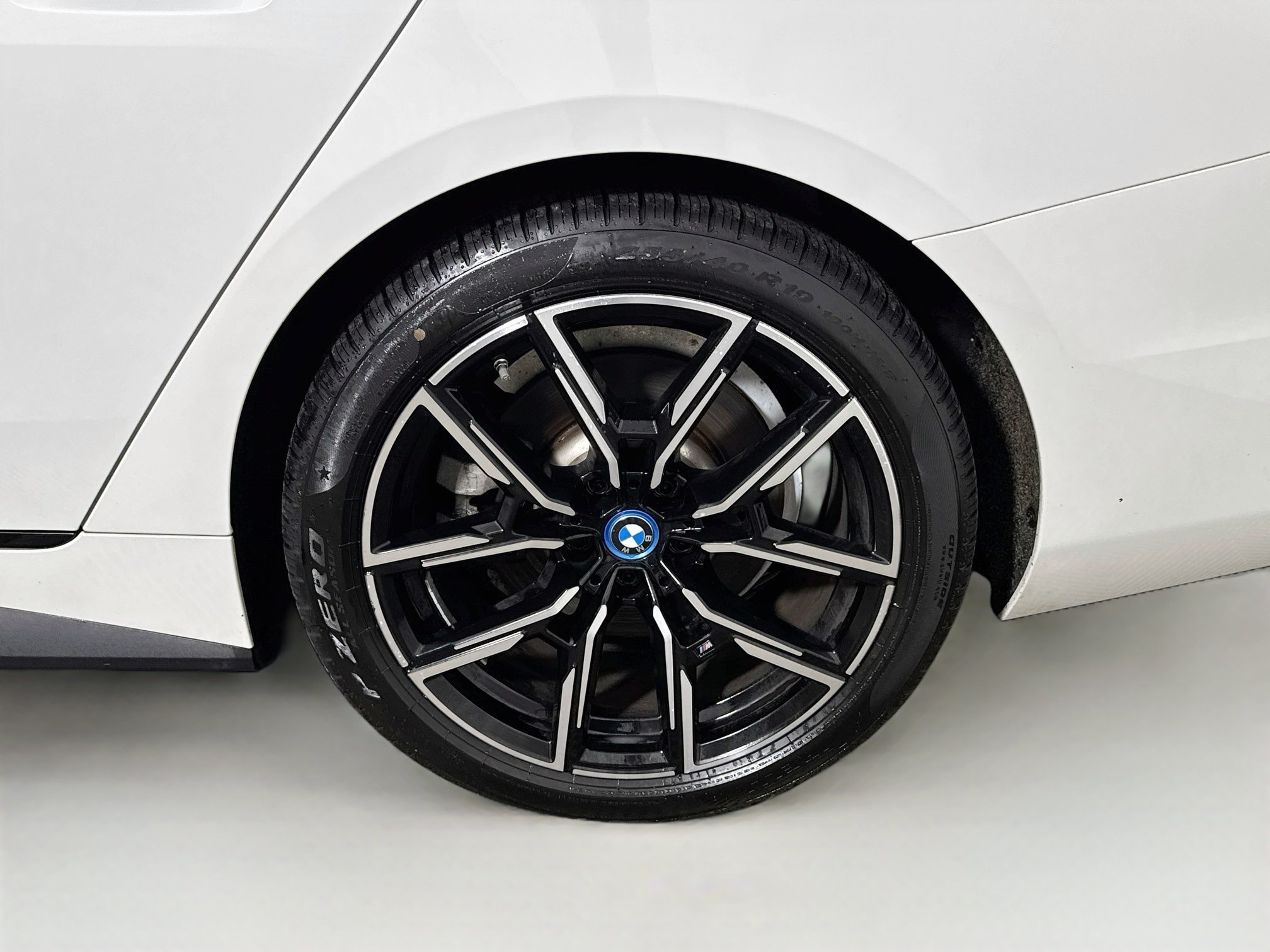 Used 2024 BMW i4 xDrive40i w/ M Sport Package AWD/4WD image 30