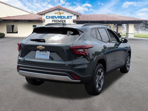 New 2026 Chevrolet Trax LT w/ Driver Confidence Package FWD image 8