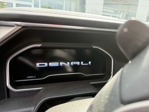 Used 2022 GMC Sierra 1500 Denali image 6