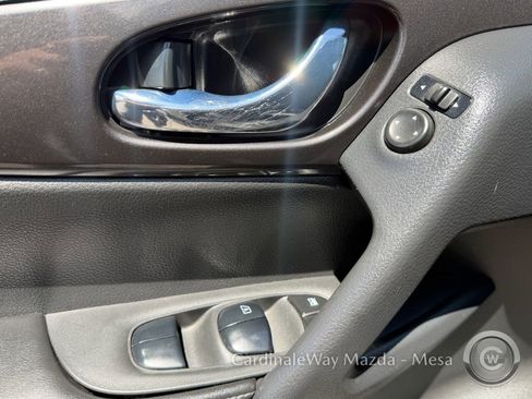 Used 2020 Nissan Rogue SV FWD image 22