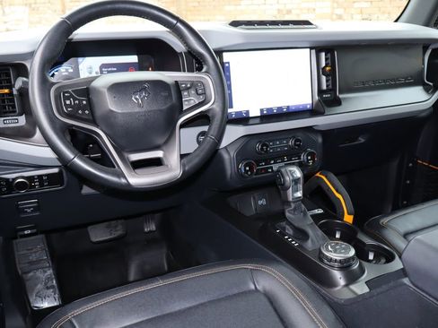 Used 2023 Ford Bronco Badlands w/ Sasquatch Package AWD/4WD image 4
