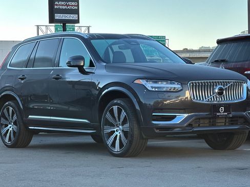 Used 2025 Volvo XC90 T8 Core w/ Protection Package Premier image 9