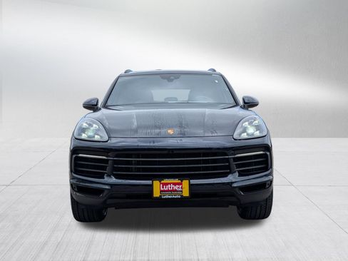 Used 2022 Porsche Cayenne AWD/4WD image 2