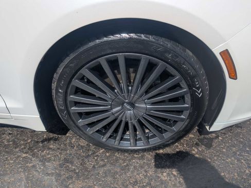 Used 2017 Lincoln MKZ Reserve FWD image 9