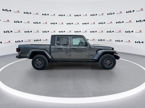 Used 2024 Jeep Gladiator Sport image 4