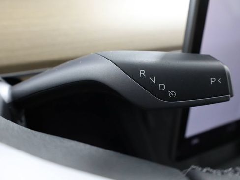 Used 2023 Tesla Model 3 Standard Range RWD image 19