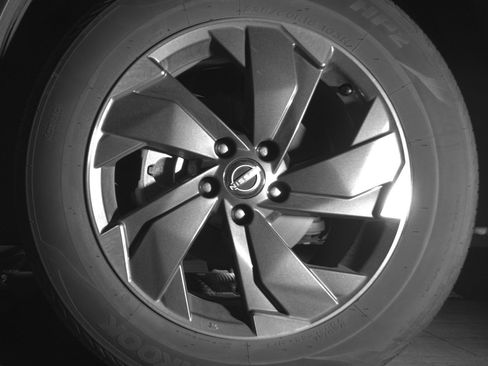 Used 2025 Nissan Rogue SV image 12