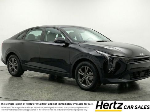 Used 2025 Kia K4 LXS image 1