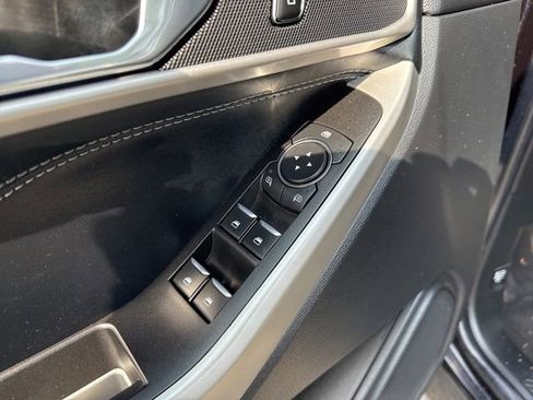 Used 2021 Ford Explorer XLT image 12