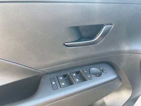 Used 2026 Hyundai Kona SE FWD image 14