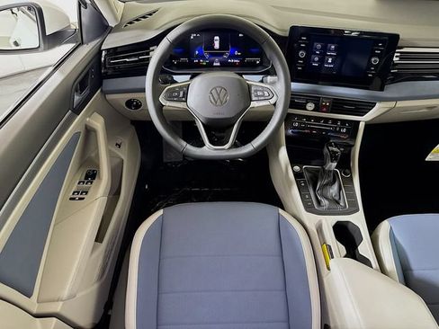 New 2026 Volkswagen Jetta SE FWD image 13