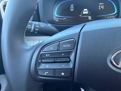 Certified 2026 Hyundai Venue SEL FWD image 18