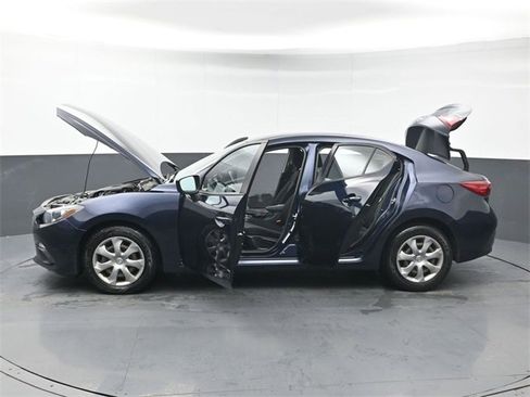 Used 2016 MAZDA MAZDA3 i Sport image 45