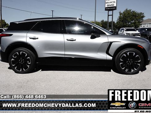 New 2025 Chevrolet Blazer EV RS image 8