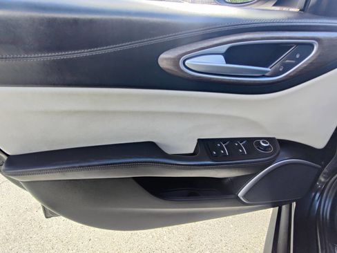 Used 2018 Alfa Romeo Giulia Ti w/ TI Performance Package image 23