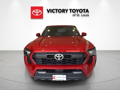 Used 2024 Toyota Tacoma TRD Off-Road image 8