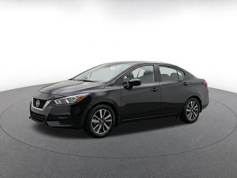 Used 2025 Nissan Versa SV FWD image 3
