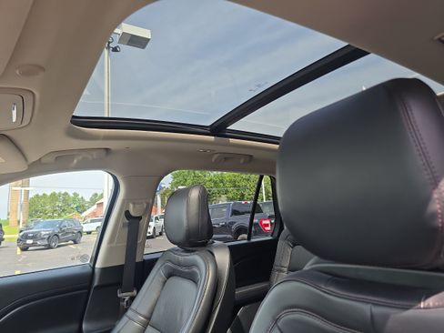 Used 2020 Lincoln Aviator Reserve w/ Equipment Group 201A AWD/4WD image 15