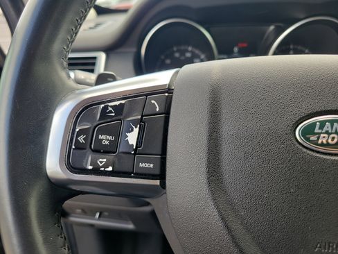 Used 2017 Land Rover Discovery Sport SE image 24