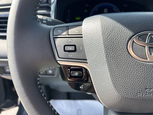 Used 2026 Toyota Camry SE image 8