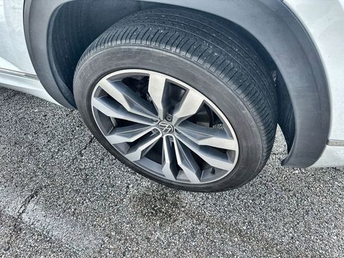 Used 2021 Volkswagen Atlas Cross Sport SEL R-Line image 4