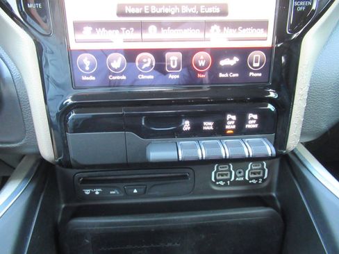Used 2019 RAM 1500 Laramie RWD image 28