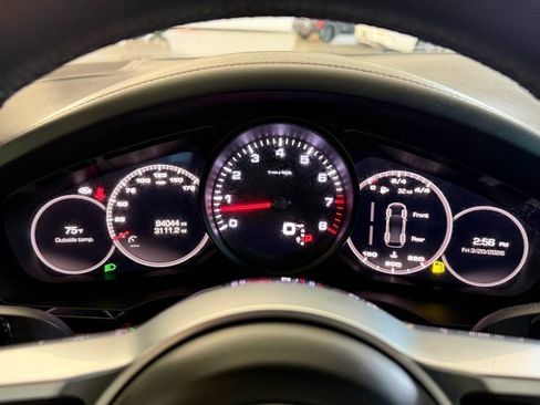 Used 2020 Porsche Cayenne image 12