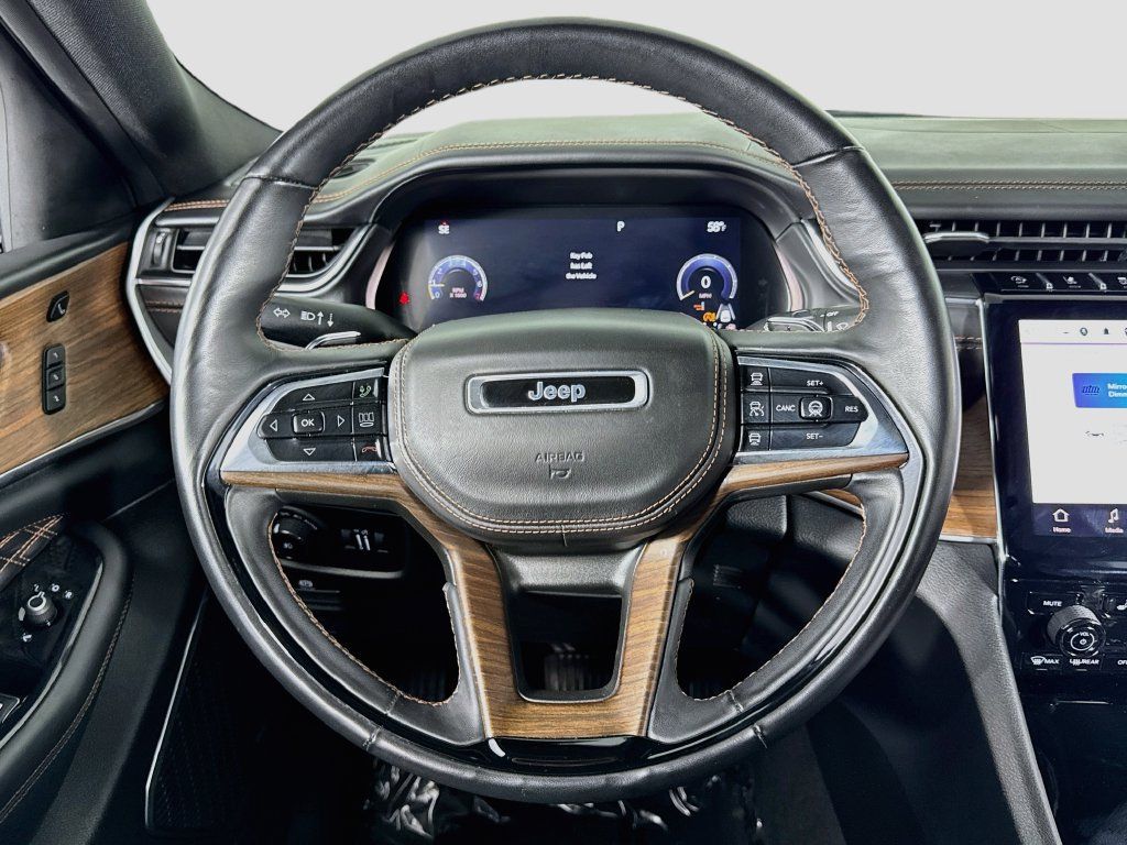Used 2022 Jeep Grand Cherokee Summit w/ Luxury Tech Group V AWD/4WD image 28