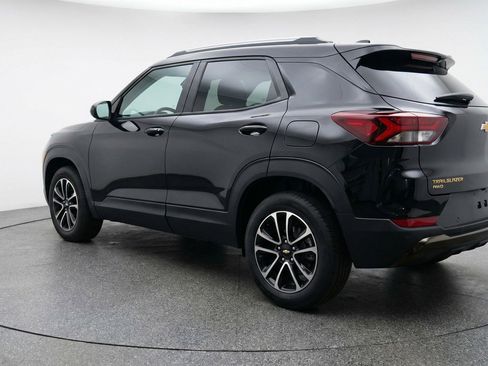 Used 2025 Chevrolet TrailBlazer LT image 6