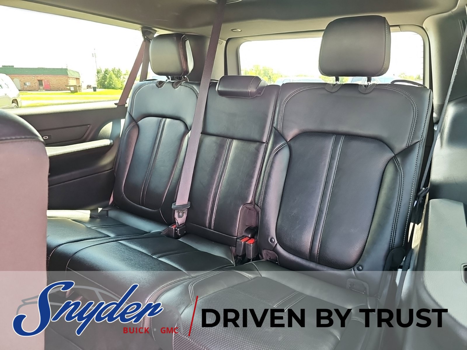 Used 2024 Jeep Wagoneer L Series II w/ Flexible Seating Group AWD/4WD image 24