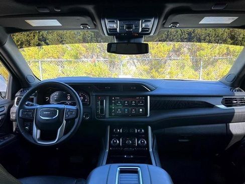 Used 2023 GMC Yukon XL Denali image 45