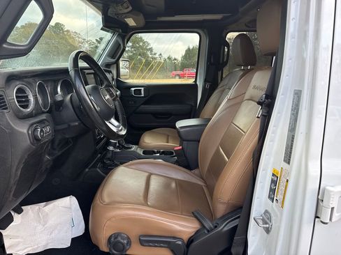 Used 2020 Jeep Wrangler Unlimited Sahara image 11