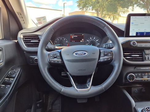 Used 2022 Ford Escape SE w/ SE Sport Appearance Package FWD image 17
