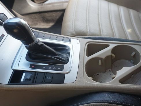 Used 2013 Volkswagen CC R-Line FWD image 17