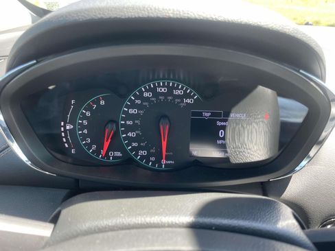 Used 2019 Chevrolet Trax LT w/ LT Convenience Package FWD image 19